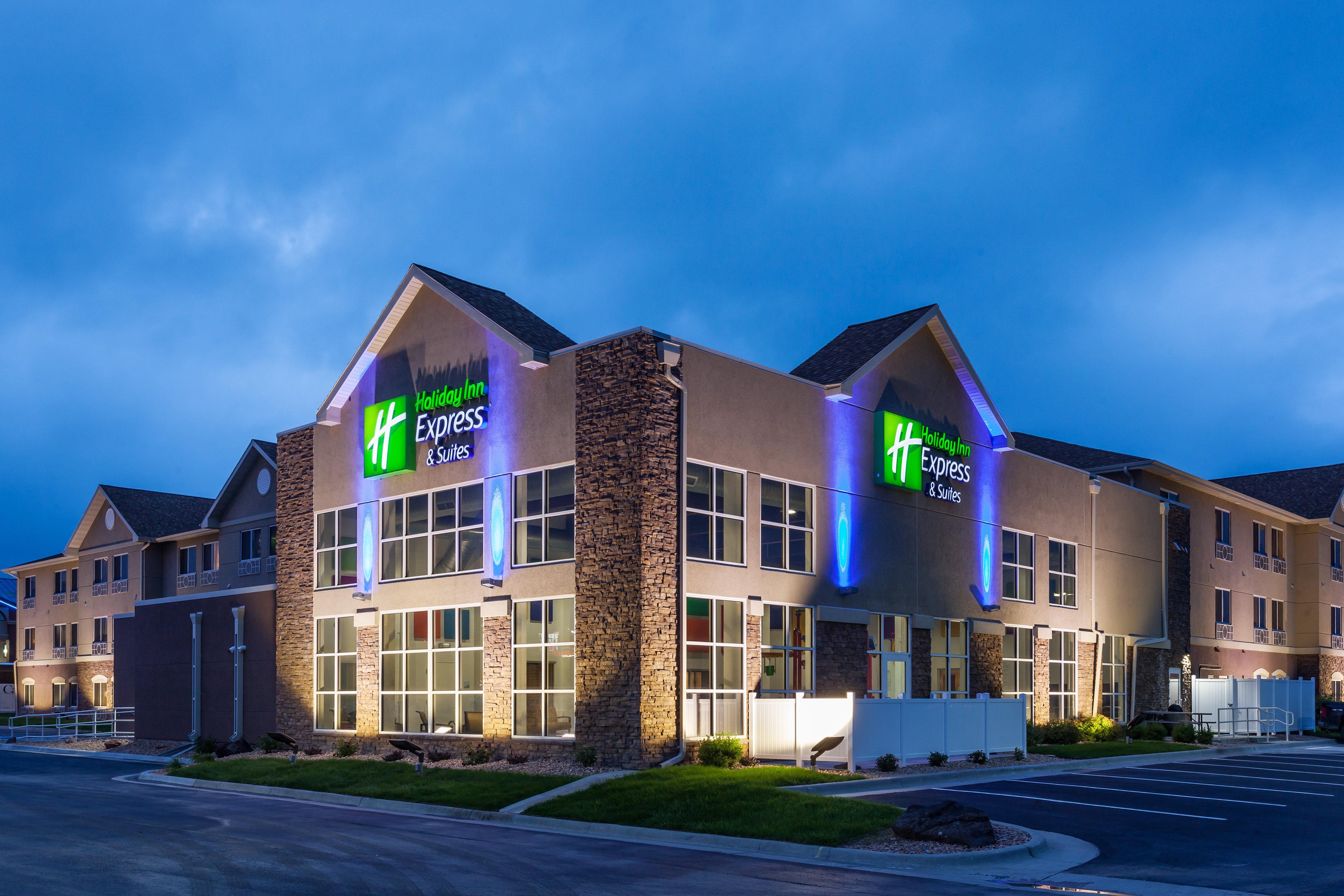 Holiday Inn Express & Suites Rapid City, An Ihg Hotel Exterior foto